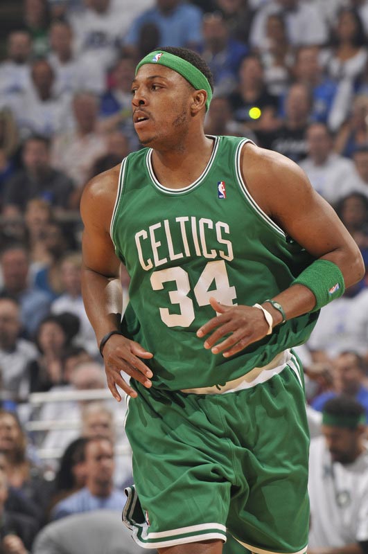 上线两年仍高分，凭借一次联动，腾讯这款游戏再出圈